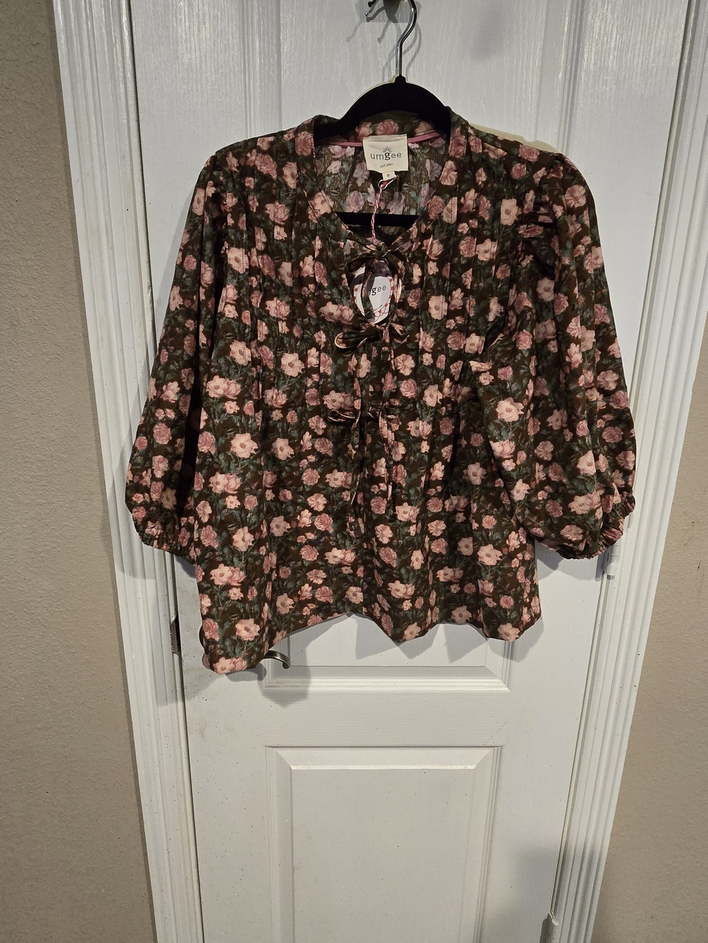 Umgee Olive Green & Pink Floral Tie-Neck Blouse
